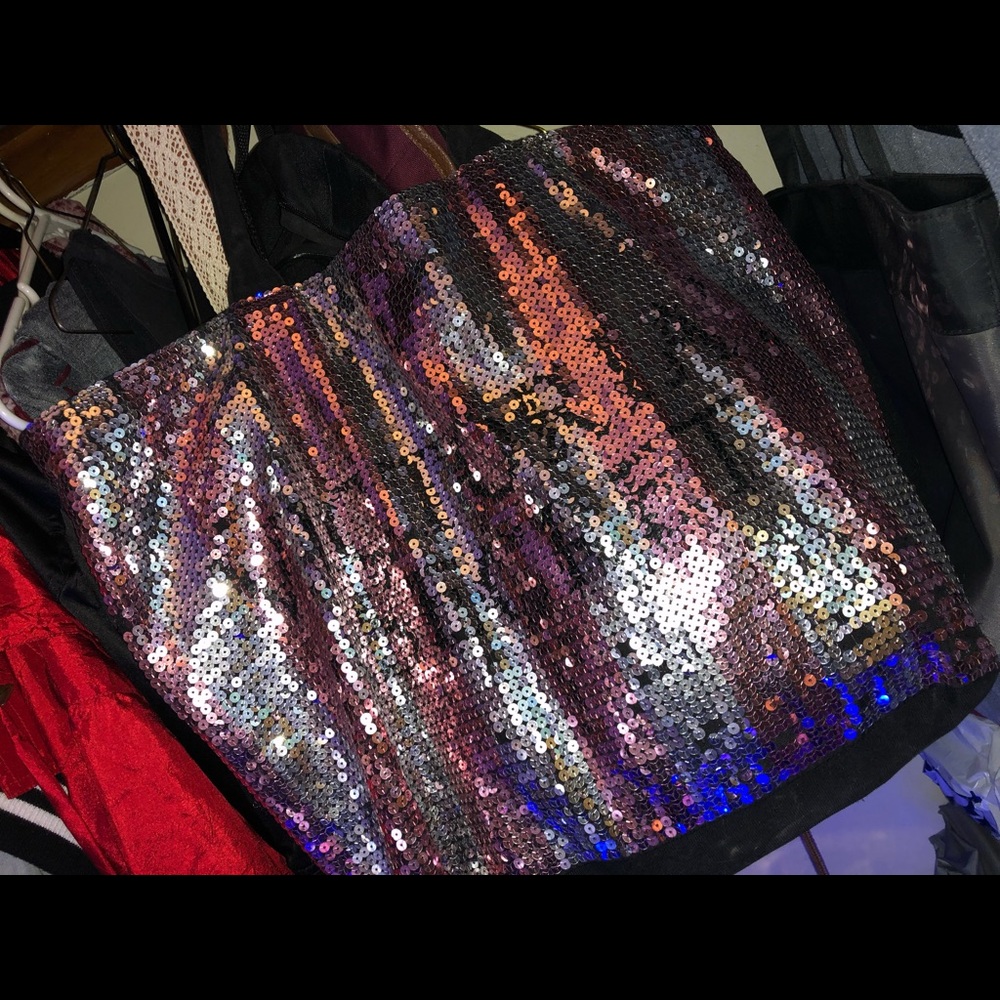 VS big travel bag.